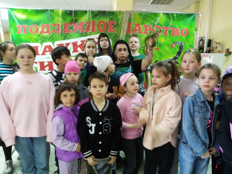 ОГКОУ ШИ 92 Дети сходили на выставку.