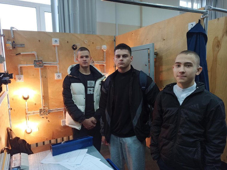 ОГКОУ ШИ 92 Побывали Электромонтажниками.
